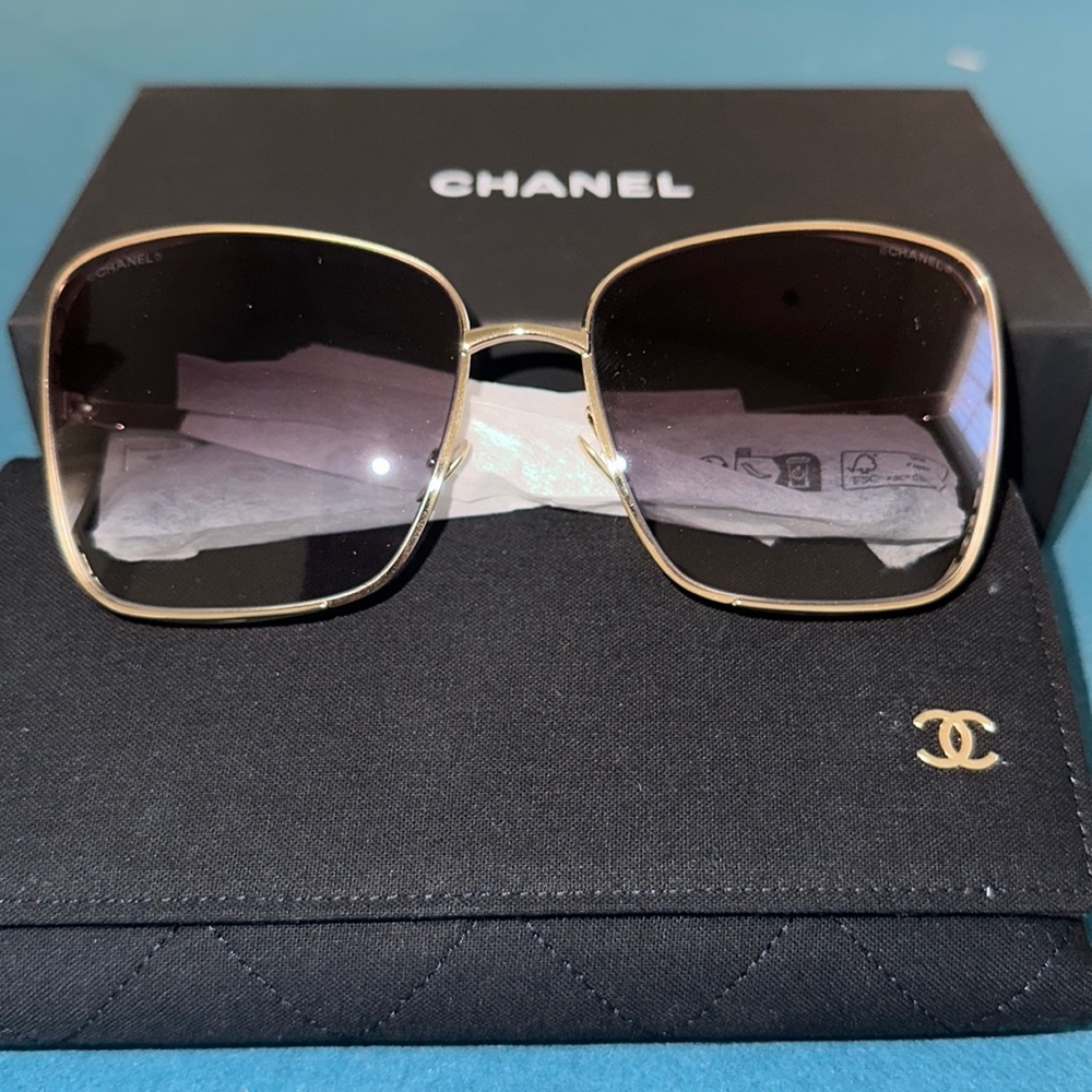 NEW AUTHENTIC SQUARE SHAPED CHANEL SUNGLASSES